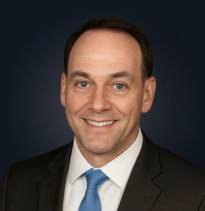 Hugo Reeves, Account Executive at ARC Capital Venture, assisting clients with investment management solutions.